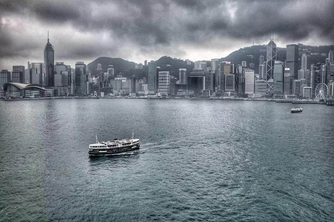 昨夜的遊輪上…… 昨夜的遊輪上……