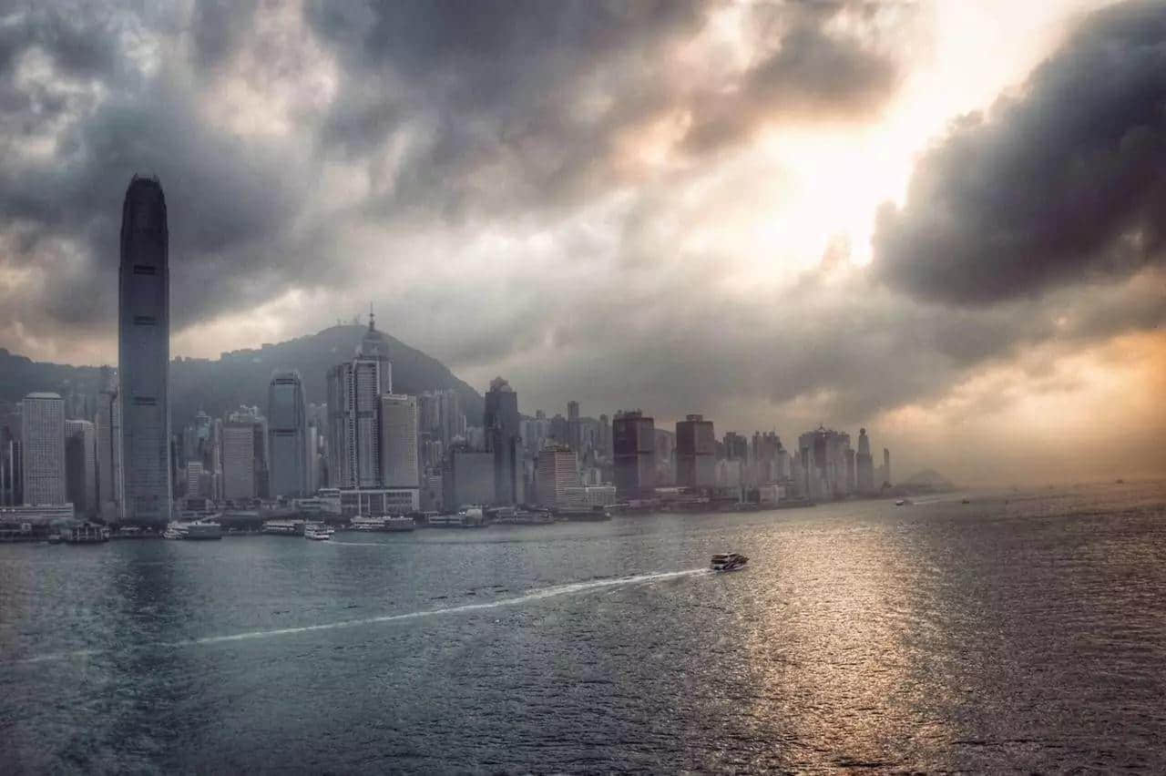 昨夜的遊輪上…… 昨夜的遊輪上……