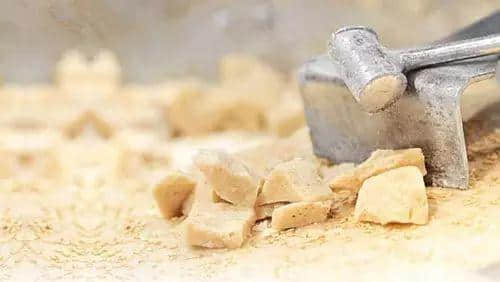 那些年士多架上嘅「口立湿」 那些年士多架上嘅「口立湿」