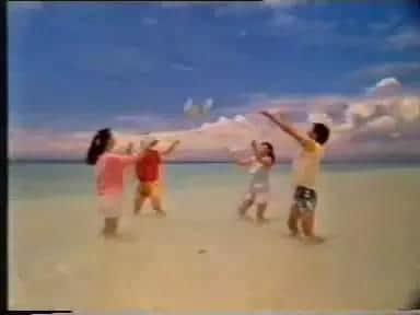 “乜咁啱嘅”,原来我哋都系睇「阳光柠檬茶」广告长大 “乜咁啱嘅”,原来我哋都系睇「阳光柠檬茶」广告长大