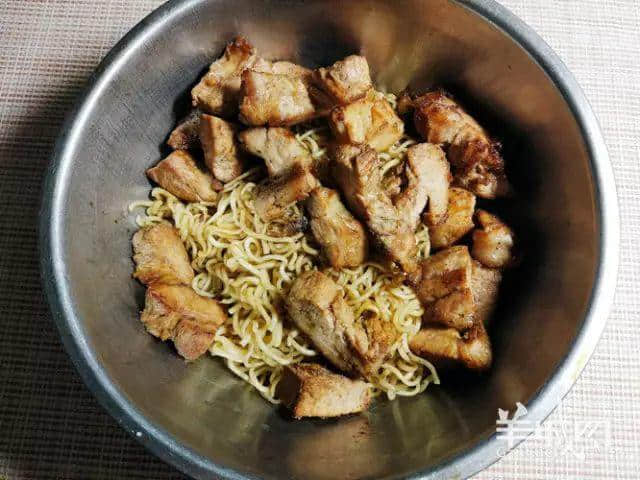 广东人最大成就:将两蚊即食面煮成三星米其林 广东人最大成就:将两蚊即食面煮成三星米其林