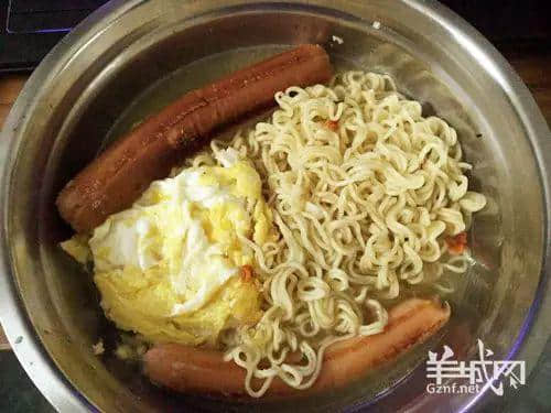 广东人最大成就:将两蚊即食面煮成三星米其林 广东人最大成就:将两蚊即食面煮成三星米其林