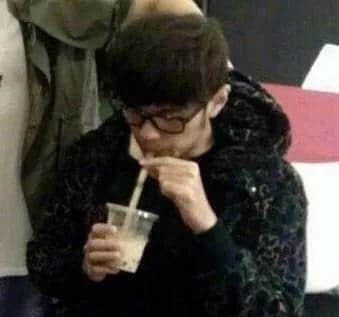 我与周杰伦的共通点:大家都是被奶茶毁掉的年轻一代 我与周杰伦的共通点:大家都是被奶茶毁掉的年轻一代