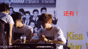 我与周杰伦的共通点:大家都是被奶茶毁掉的年轻一代 我与周杰伦的共通点:大家都是被奶茶毁掉的年轻一代