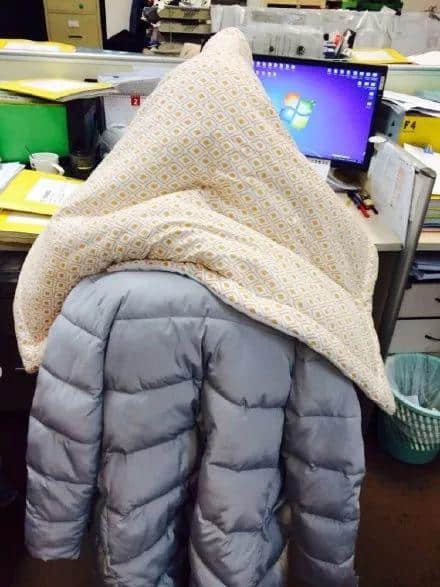 广东人:我哋唔care有冇蓝月,只求天气回暖 广东人:我哋唔care有冇蓝月,只求天气回暖