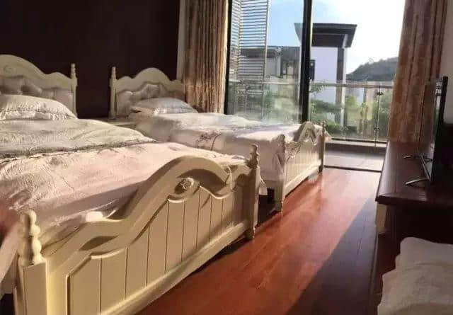 人均88元承包高颜值别墅！泡温泉+烧烤+麻将+唱k+开趴…2天1夜high翻天！