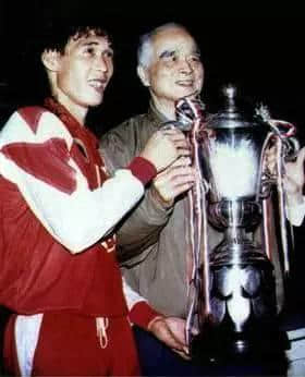 曾经一票难求嘅省港杯，究竟有几巴闭？