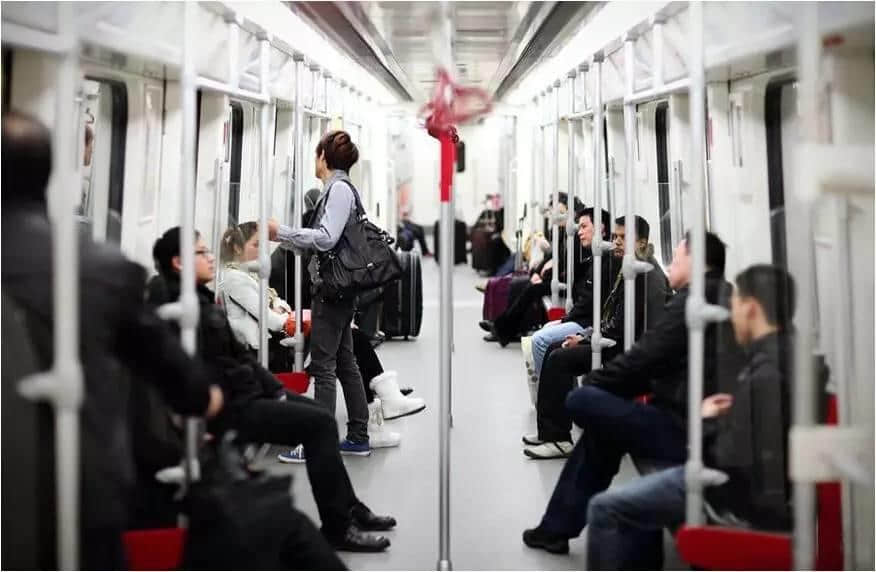 在这条老街里,隐藏着你不知道的传奇…… 在这条老街里,隐藏着你不知道的传奇……