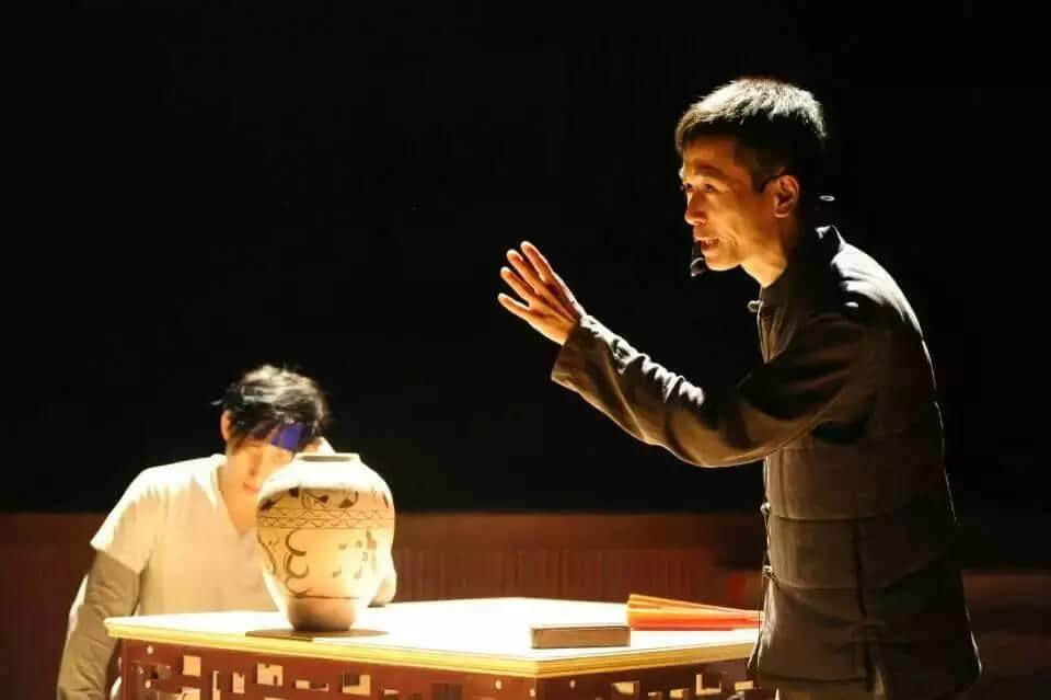 在这条老街里,隐藏着你不知道的传奇…… 在这条老街里,隐藏着你不知道的传奇……