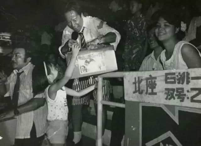 我系十足十嘅广州人,广州话系我嘅生产工具 我系十足十嘅广州人,广州话系我嘅生产工具