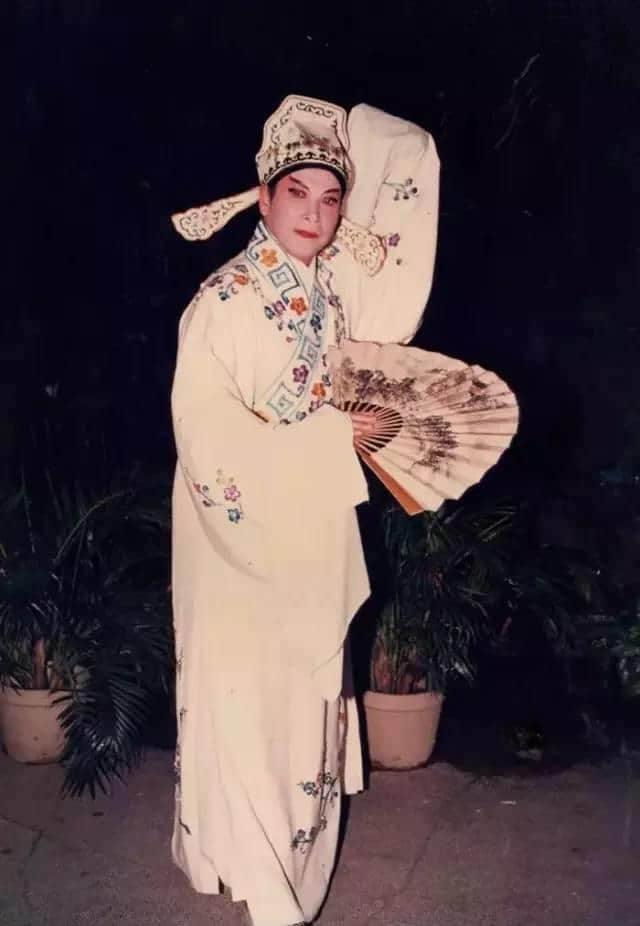 我系十足十嘅广州人,广州话系我嘅生产工具 我系十足十嘅广州人,广州话系我嘅生产工具