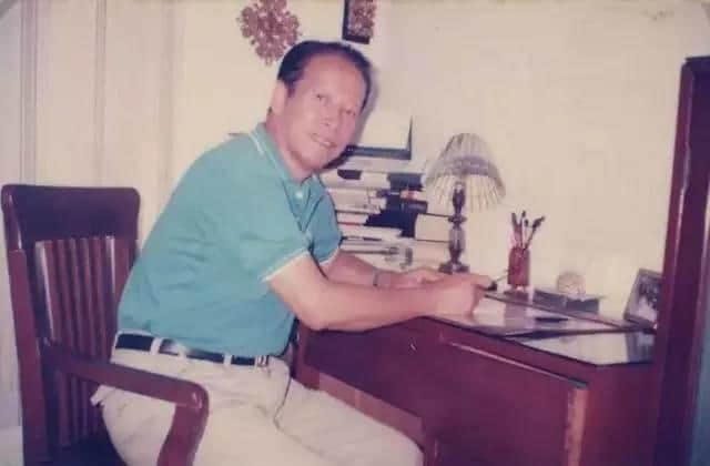 我系十足十嘅广州人,广州话系我嘅生产工具 我系十足十嘅广州人,广州话系我嘅生产工具