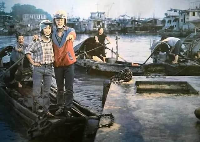 呢部系最早期嘅关于广州青年嘅电影,100%取景于广州! 呢部系最早期嘅关于广州青年嘅电影,100%取景于广州!