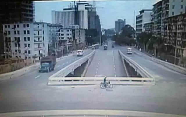 呢部系最早期嘅关于广州青年嘅电影,100%取景于广州! 呢部系最早期嘅关于广州青年嘅电影,100%取景于广州!