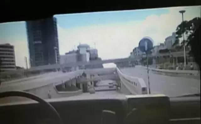 呢部系最早期嘅关于广州青年嘅电影,100%取景于广州! 呢部系最早期嘅关于广州青年嘅电影,100%取景于广州!