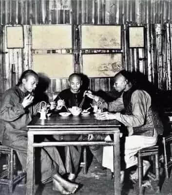 以前老广嘅夜茶同依家嘅宵夜有乜区别? 以前老广嘅夜茶同依家嘅宵夜有乜区别?