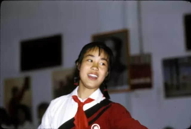 1972年嘅广州校园生活,当时啲学生哥能文能武! 1972年嘅广州校园生活,当时啲学生哥能文能武!