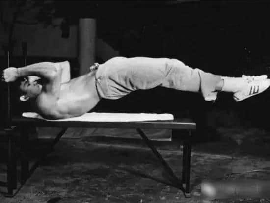 全世界都知道李小龙劲抽,佢究竟劲喺边? 全世界都知道李小龙劲抽,佢究竟劲喺边?