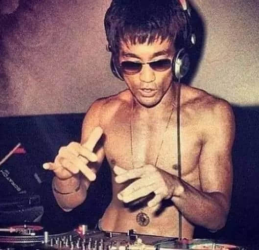 全世界都知道李小龙劲抽,佢究竟劲喺边? 全世界都知道李小龙劲抽,佢究竟劲喺边?