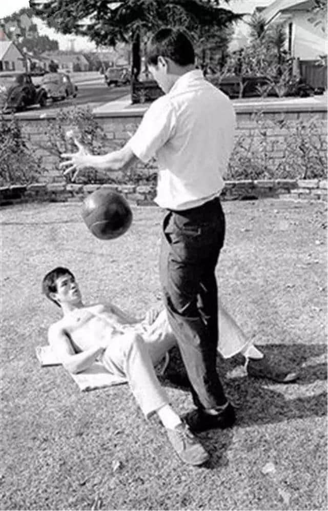 全世界都知道李小龙劲抽,佢究竟劲喺边? 全世界都知道李小龙劲抽,佢究竟劲喺边?