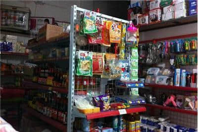 从“士多”讲起 :广州人平民化嘅生活方式 从“士多”讲起 :广州人平民化嘅生活方式