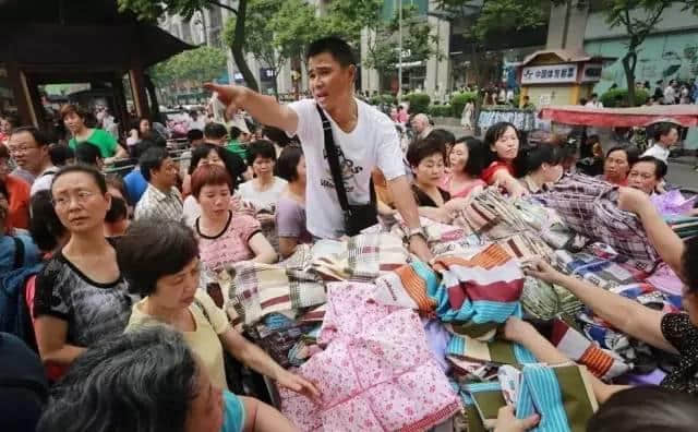 广州要留住嘅太多,那些消失嘅老手艺、叫卖声、地标…… 广州要留住嘅太多,那些消失嘅老手艺、叫卖声、地标……