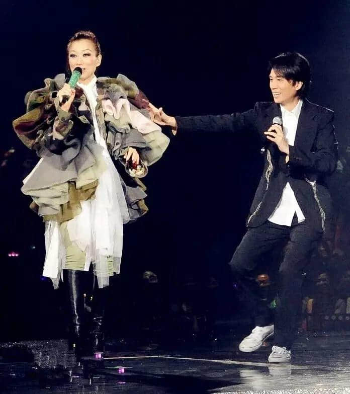 黄子华13个令你嗌唔出“回水”嘅金句,担张凳仔埋嚟睇了喂 黄子华13个令你嗌唔出“回水”嘅金句,担张凳仔埋嚟睇了喂