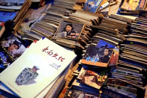 旧书墟、花墟、古董墟,呢啲“天光墟”你趁过未? 旧书墟、花墟、古董墟,呢啲“天光墟”你趁过未?