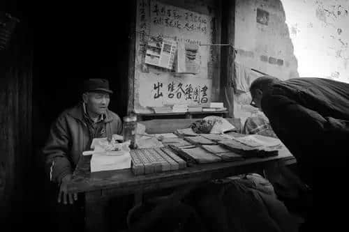 旧书墟、花墟、古董墟,呢啲“天光墟”你趁过未? 旧书墟、花墟、古董墟,呢啲“天光墟”你趁过未?