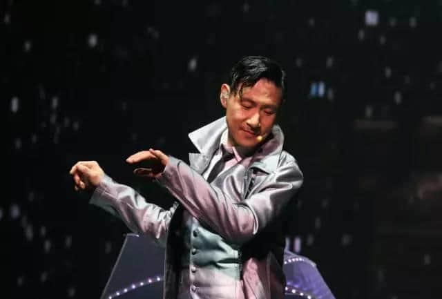 35年《十大劲歌金曲》歌单全部奉上,系时候换下歌单啦! 35年《十大劲歌金曲》歌单全部奉上,系时候换下歌单啦!