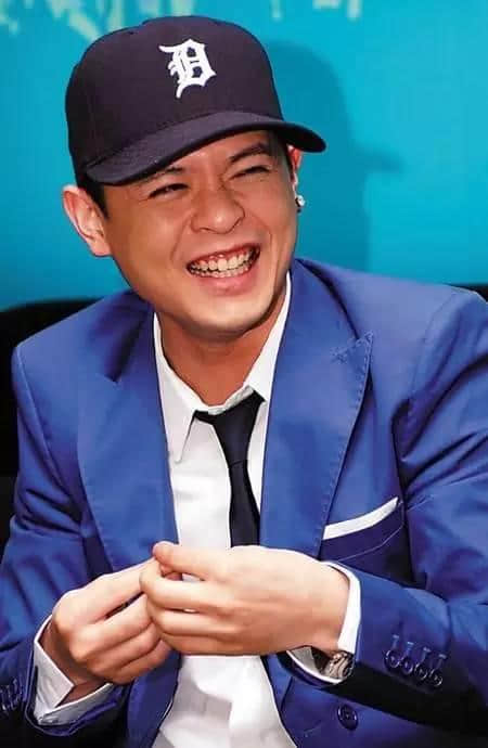 35年《十大劲歌金曲》歌单全部奉上,系时候换下歌单啦! 35年《十大劲歌金曲》歌单全部奉上,系时候换下歌单啦!