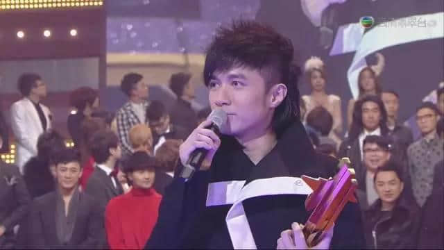 35年《十大劲歌金曲》歌单全部奉上,系时候换下歌单啦! 35年《十大劲歌金曲》歌单全部奉上,系时候换下歌单啦!