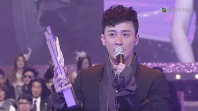 35年《十大劲歌金曲》歌单全部奉上,系时候换下歌单啦! 35年《十大劲歌金曲》歌单全部奉上,系时候换下歌单啦!