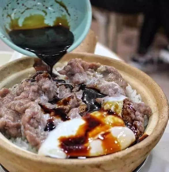 冬天比拥抱更温暖嘅,莫过于一煲腊味煲仔饭 冬天比拥抱更温暖嘅,莫过于一煲腊味煲仔饭