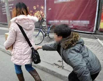 “贼”喺粤语里面有16个叫法,识得5种你都够晒架势咯! “贼”喺粤语里面有16个叫法,识得5种你都够晒架势咯!