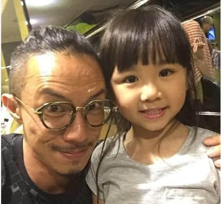 三岁出道，五岁同影帝演戏，八岁见过你所有男神，呢个就系佢哋嘅童年！