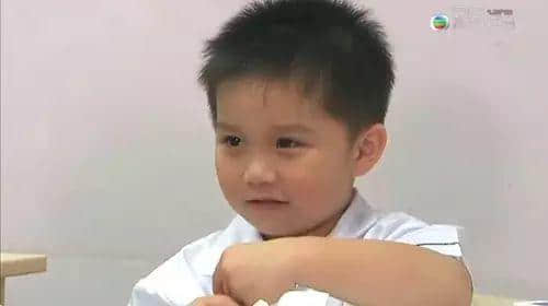 三岁出道，五岁同影帝演戏，八岁见过你所有男神，呢个就系佢哋嘅童年！