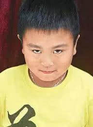 三岁出道，五岁同影帝演戏，八岁见过你所有男神，呢个就系佢哋嘅童年！