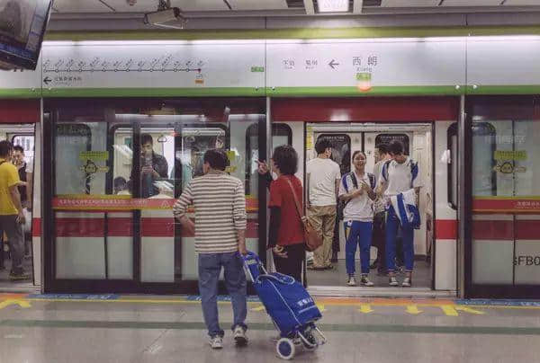 呢个系我睇过最全面嘅广州地铁吐槽合集 呢个系我睇过最全面嘅广州地铁吐槽合集