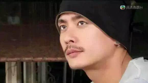 有几多人只记得世纪贱男秦昇海，忘记咗当年偶像跛Co哥？