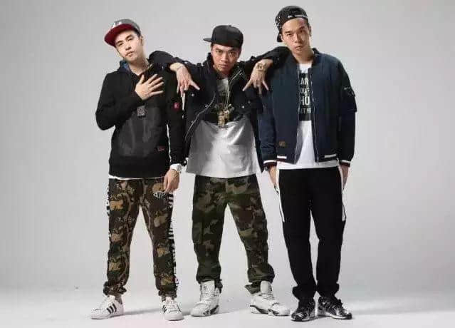 细数广东本土男歌手,睇下你嘅粤语歌单有冇漏咗佢哋? 细数广东本土男歌手,睇下你嘅粤语歌单有冇漏咗佢哋?