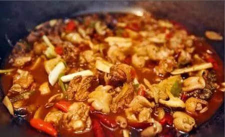 淡茂茂,血淋淋,只有广府人先会钟意呢道菜 淡茂茂,血淋淋,只有广府人先会钟意呢道菜