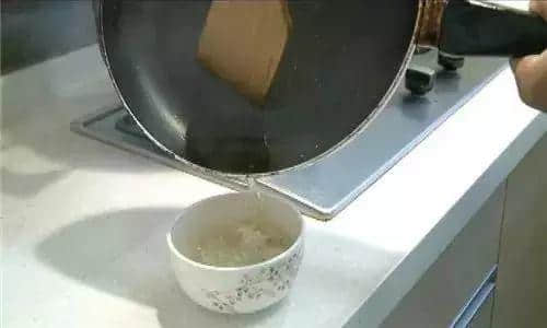 淡茂茂,血淋淋,只有广府人先会钟意呢道菜 淡茂茂,血淋淋,只有广府人先会钟意呢道菜