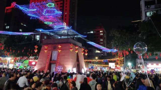 九曜坊│當年歌舞酬神悲劇處,今日花市迎春喜慶地 九曜坊│當年歌舞酬神悲劇處,今日花市迎春喜慶地