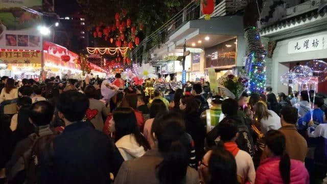 九曜坊│當年歌舞酬神悲劇處,今日花市迎春喜慶地 九曜坊│當年歌舞酬神悲劇處,今日花市迎春喜慶地