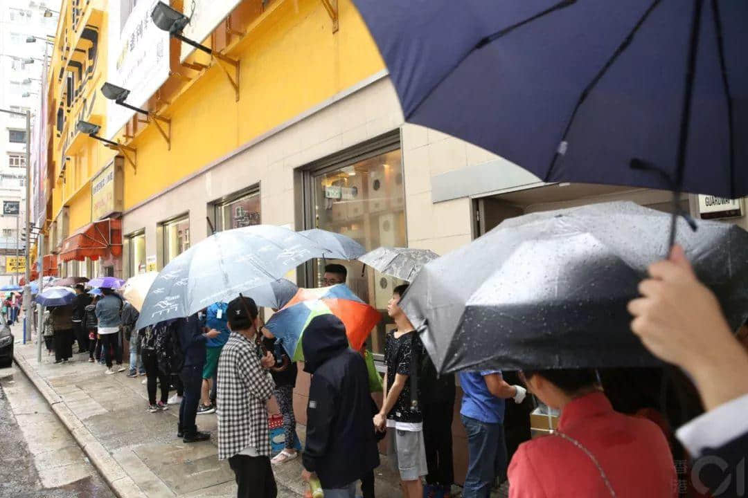 黃子華棟篤笑15萬張門票全部售罄!最高炒至1萬5!網站崩潰… 黃子華棟篤笑15萬張門票全部售罄!最高炒至1萬5!網站崩潰…