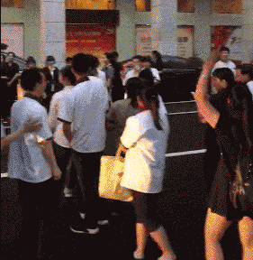 昔日CBD,如今拍乌蝇,长堤的衰落是因为时代吗? 昔日CBD,如今拍乌蝇,长堤的衰落是因为时代吗?