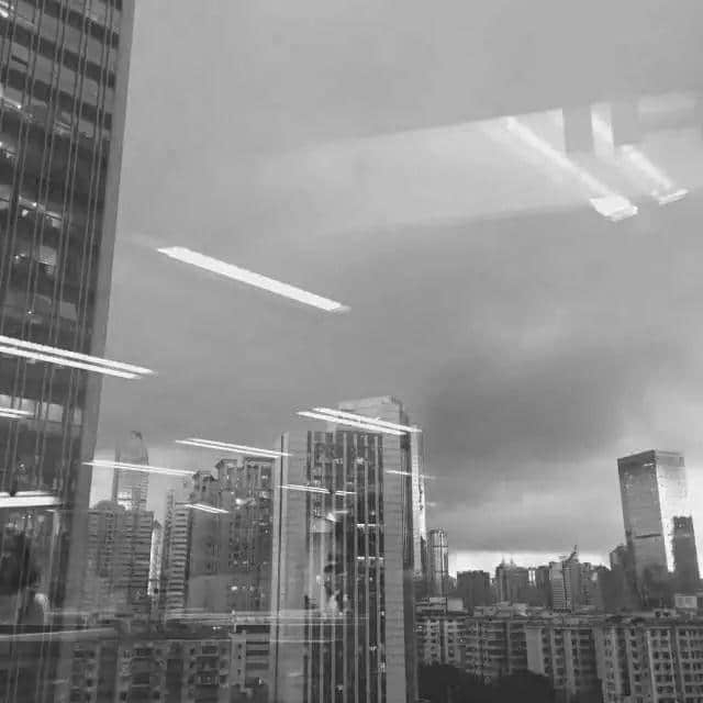 淼淼淼淼淼 | 朋友圈暴雨刷屏,我只服广州人 淼淼淼淼淼 | 朋友圈暴雨刷屏,我只服广州人