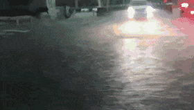 淼淼淼淼淼 | 朋友圈暴雨刷屏,我只服广州人 淼淼淼淼淼 | 朋友圈暴雨刷屏,我只服广州人