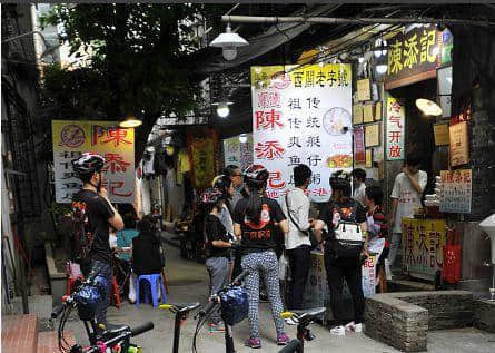 “揾食”艰难?贫穷使他们更强大! “揾食”艰难?贫穷使他们更强大!